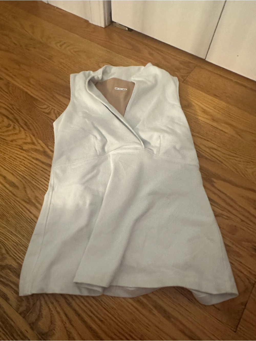 Sleeveless V-Neck white Top lululemon